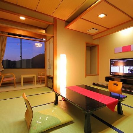 Ryokan Kinranso Hanayama Koriyama  Extérieur photo
